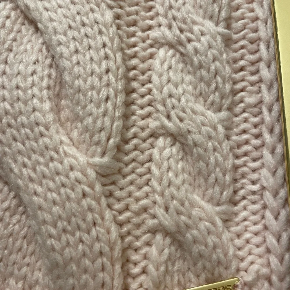 NWT Michael Kors Pink Cable Knit Hat and Scarf Gift Set